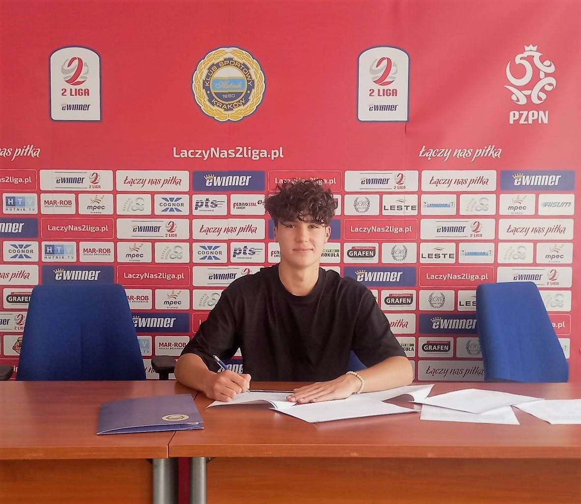 Tomasz Stanaszek z profesjonalnym kontraktem! Hutnik Kraków